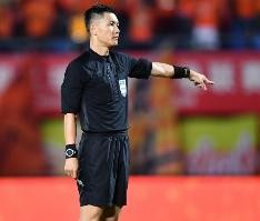 亚马尔观战！博主：沈寅豪执法校园联赛高中男子组决赛